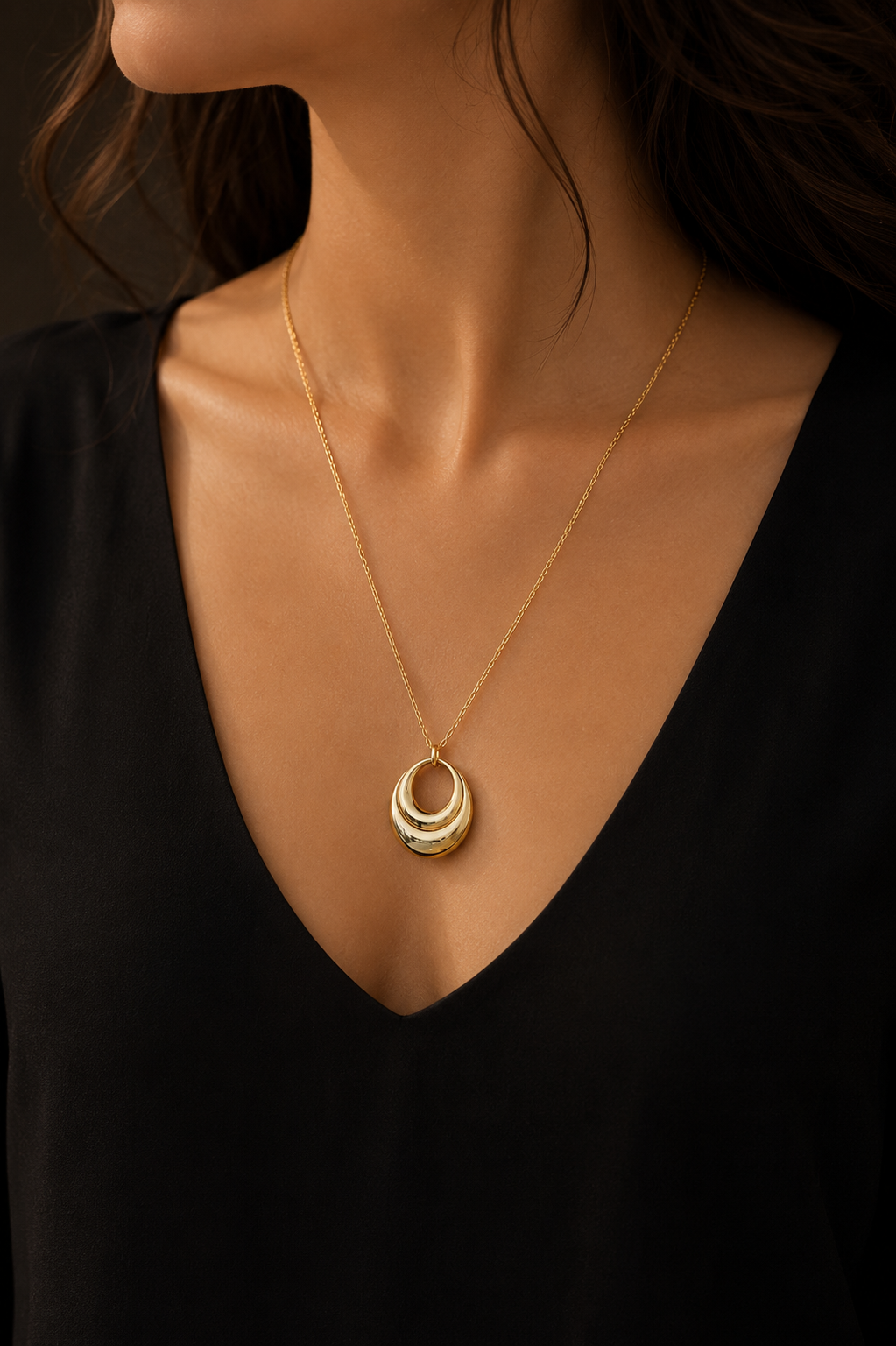Layered Oval Pendant Necklace for Women