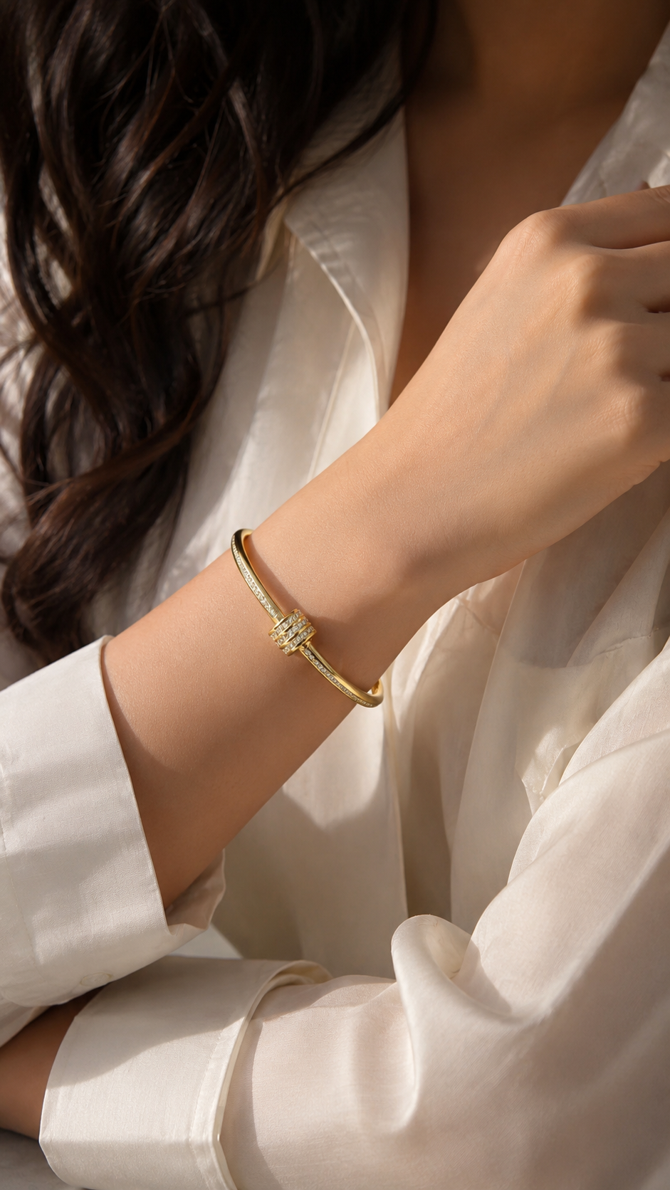 Gold Tone Crystal Detail Bangle Bracelet